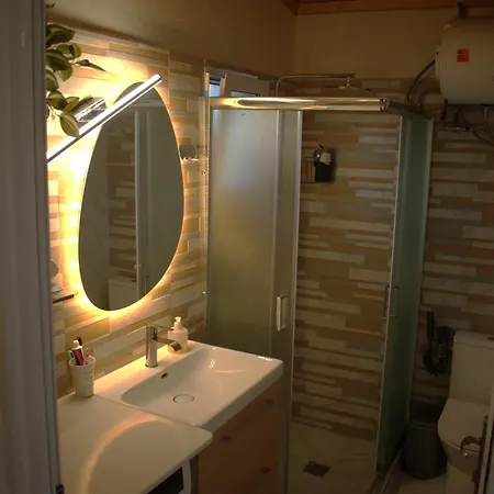 Feriehus Verde Home Néa Meságkala