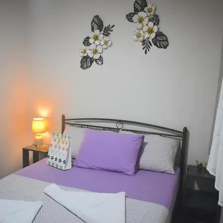 Ferienhaus Verde Home Néa Meságkala